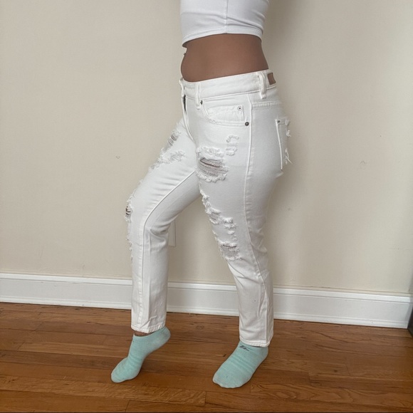 Distressed Jeans - Picture 5 of 6